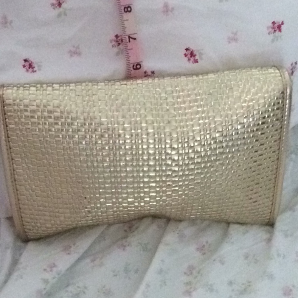 SOLD Lilly Pulitzer gold handbag clutch SOLD - Picture 3 of 5
